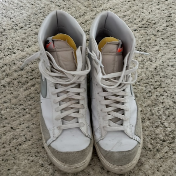 Selling these Nike blazers worn a few times l - Picture 2 of 3